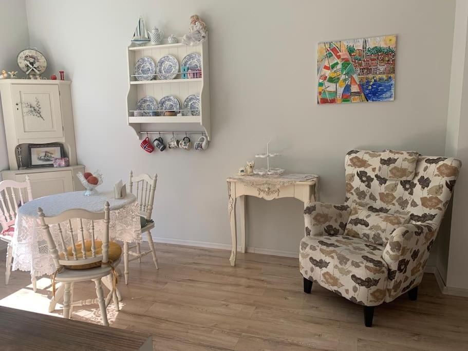 Cozy Apartment In A Historical Town Sillamae Exterior photo